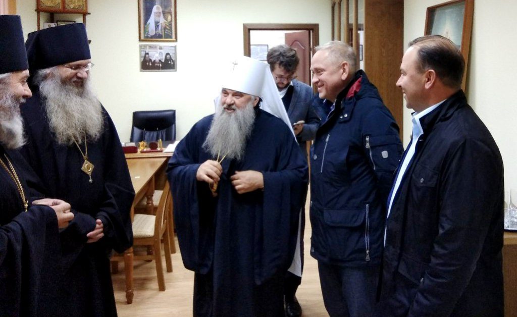 JAbRrO3NQvo