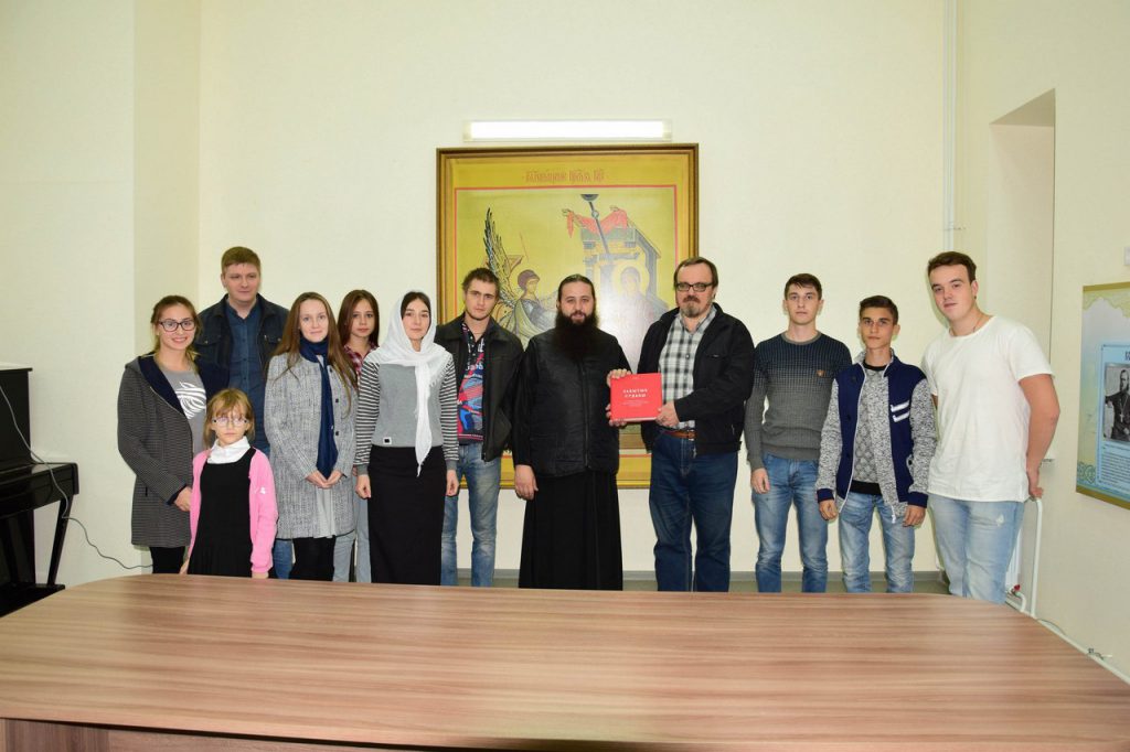 U746OxkfpZ8