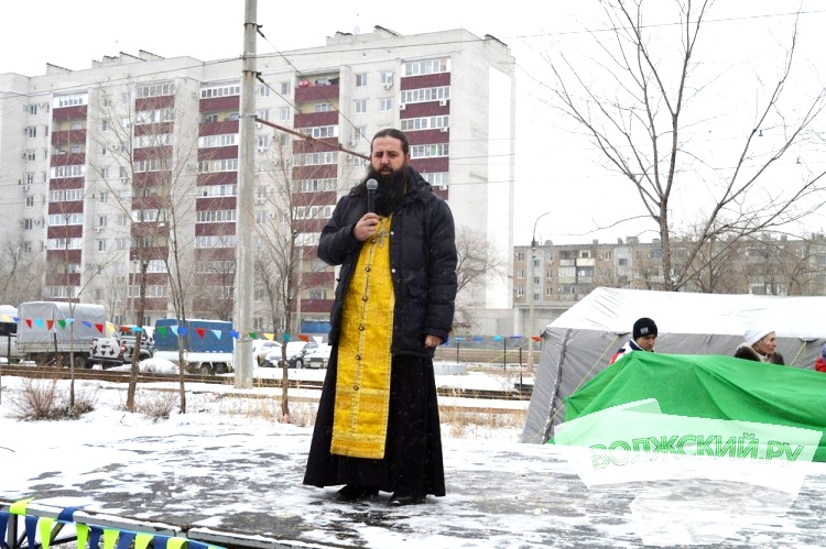 volzhskiy-otmetil-maslenitsu-gulyaniyami-po-vsemu-gorodu-1519023343